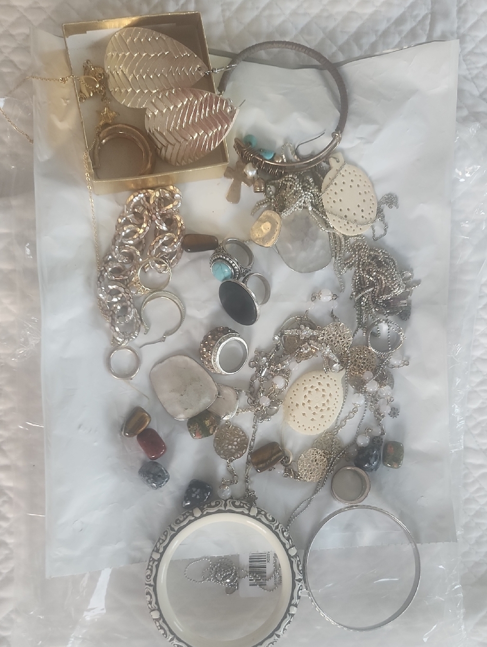 Assorted Women's Silver and Gold Tone Jewelry Set